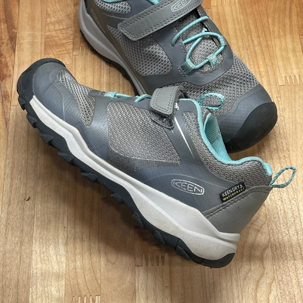 KEEN Kids Grey Aqua Waterproof Hiking Shoes Sneakers 1028014 US 13 EU 31